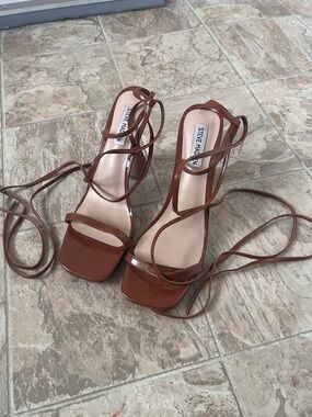 Steve Madden Cognac Patent Lace-Up Square-Toe Heels